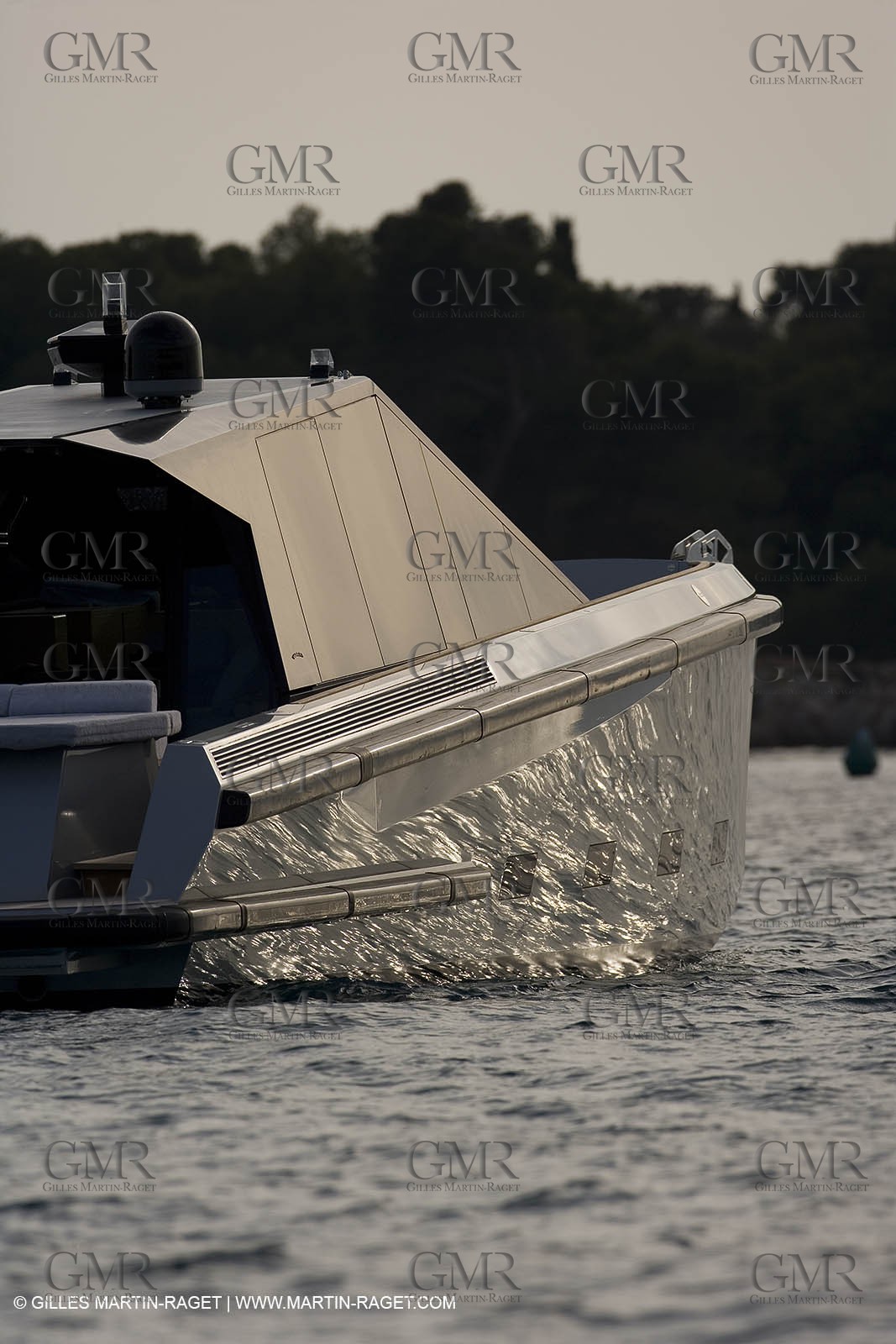 29 09 2007 - St Jean Cap Ferrat - Wally Yachts - Wally Power 70 - Lau Lau