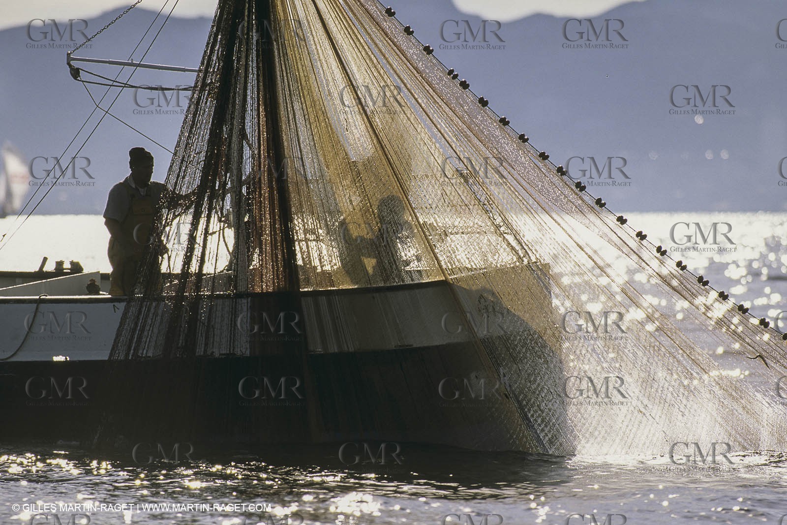 Pêche, barques, pointus, pêcheurs