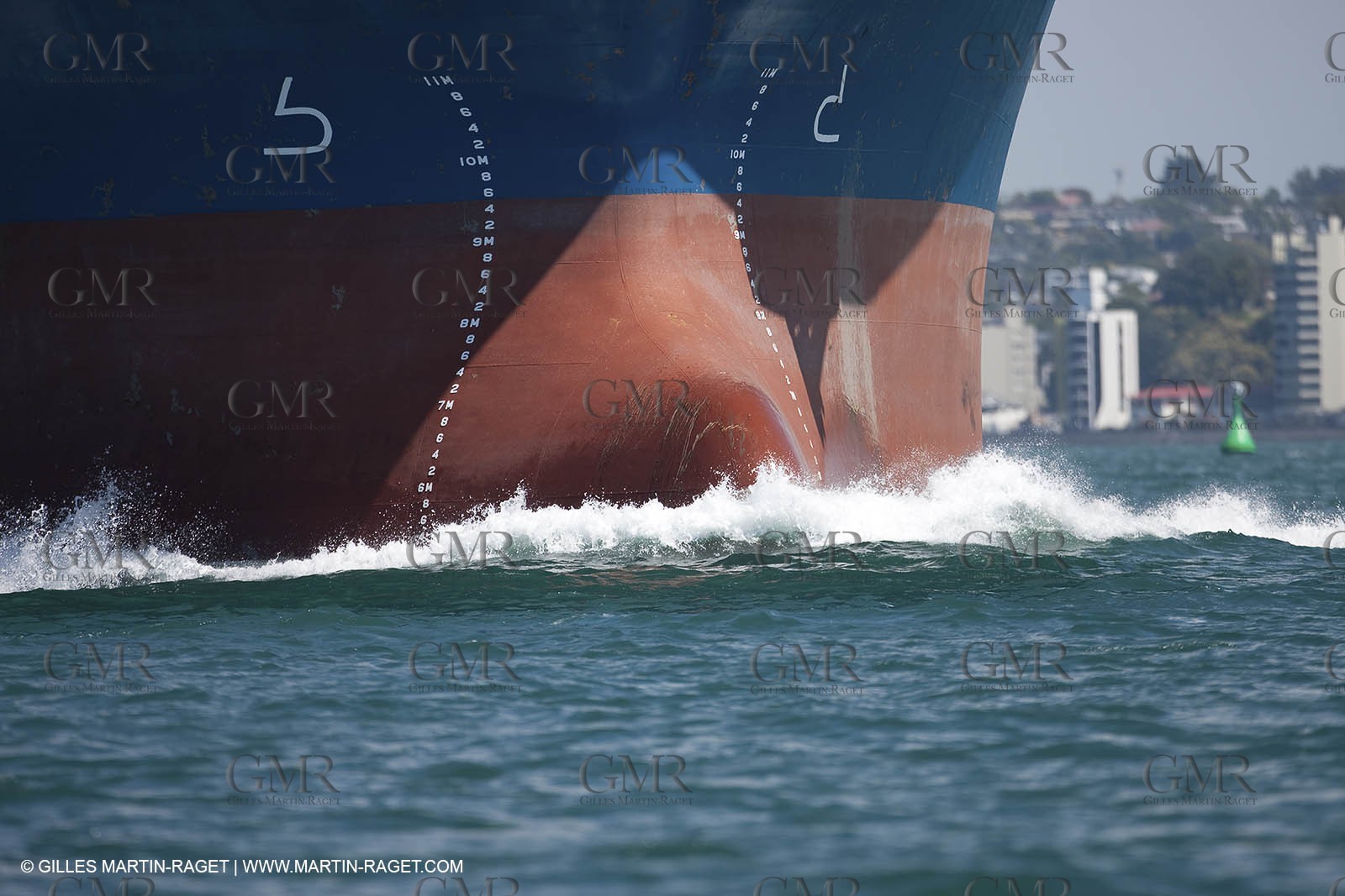 23 01 2009 - Auckland (NZL) -  Louis Vuitton Pacific Series - BMW ORACLE Racing-Tuning up onboard Emirates Team New Zealand yacht