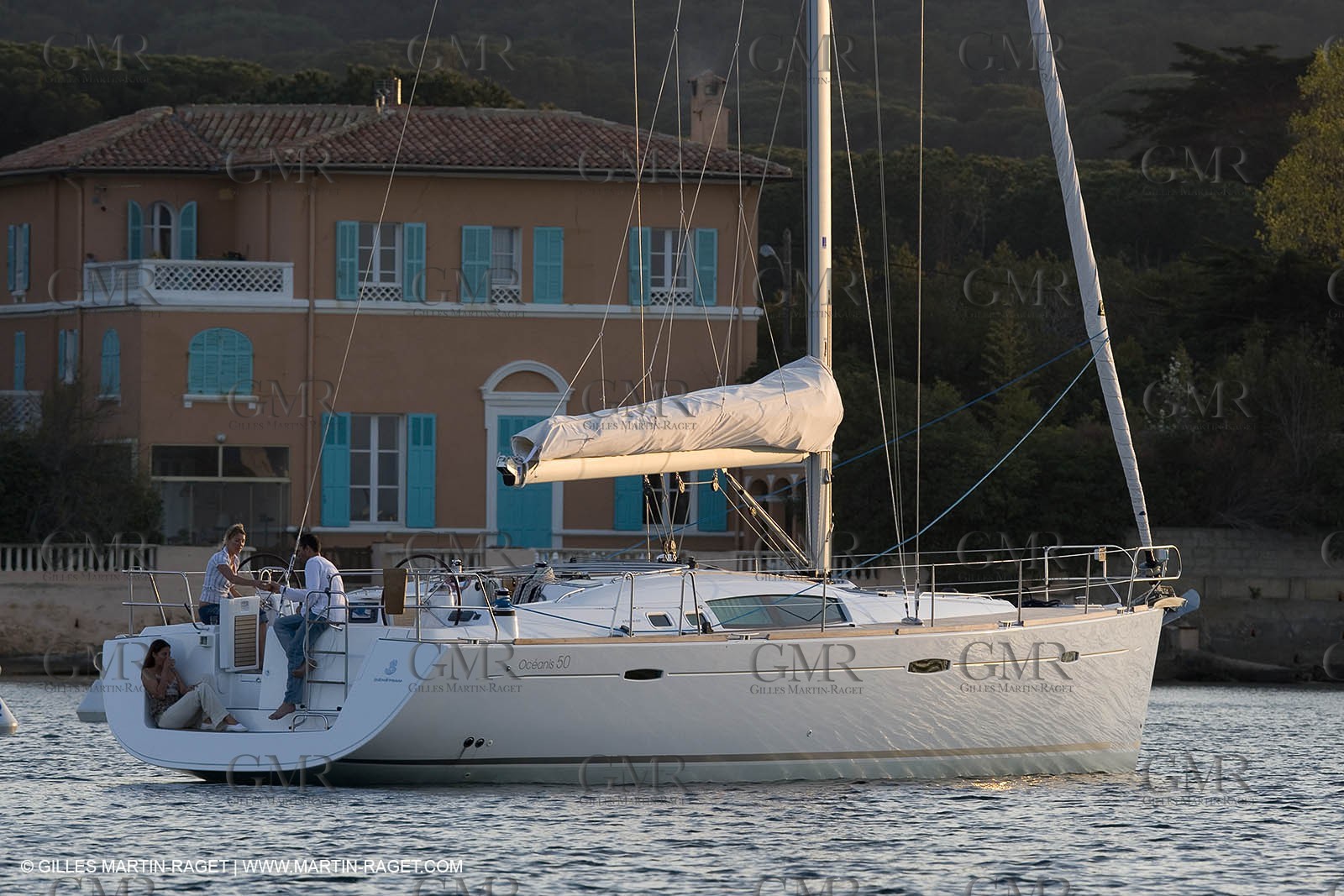 Cruising monohull mooring