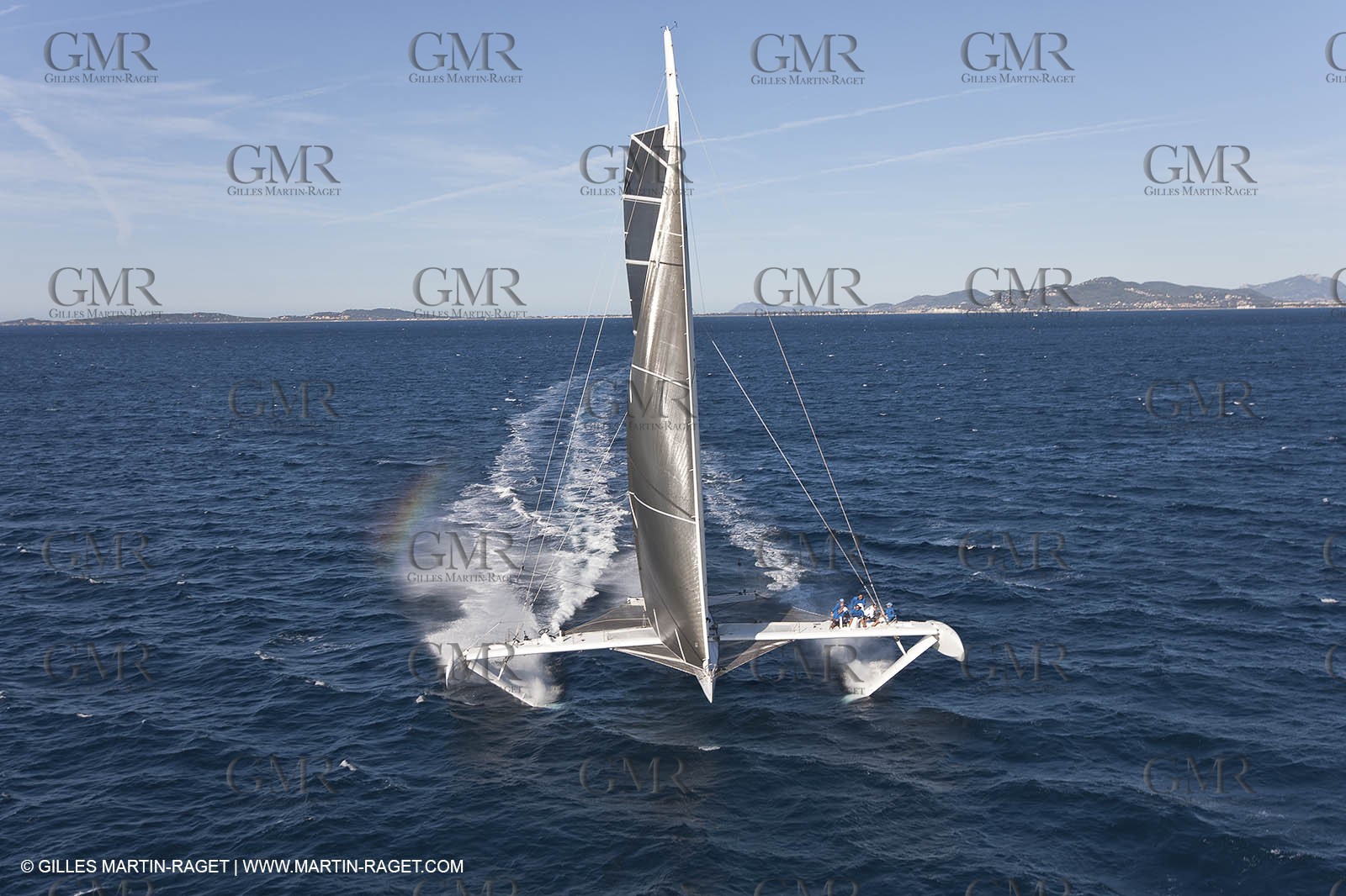 Samedi 5 septembre 2009 - Hyères (FRA, 83) - L'Hydroptère bat le record du monde de vitesse avec un run à 51,36 knts (sous réserve de ratification par le WSSRC)