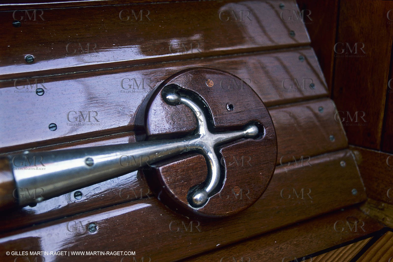 MOTORYACHT Bois146.jpg