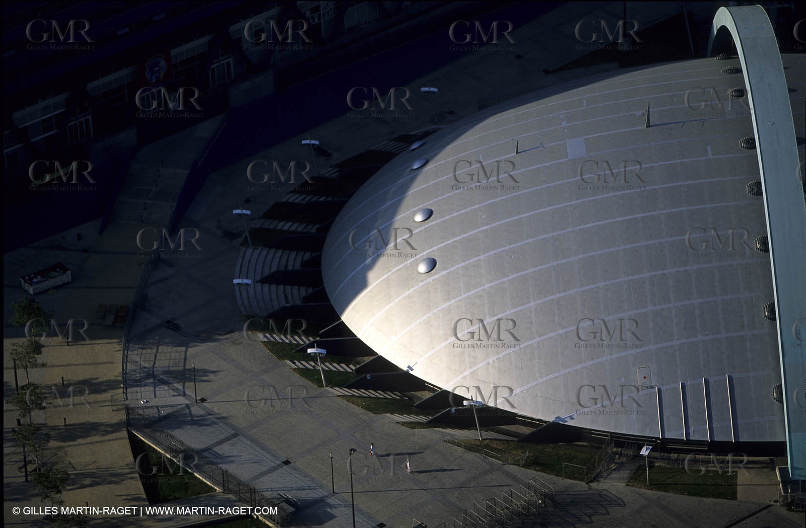 Marseilles, Dôme entertainment encenter