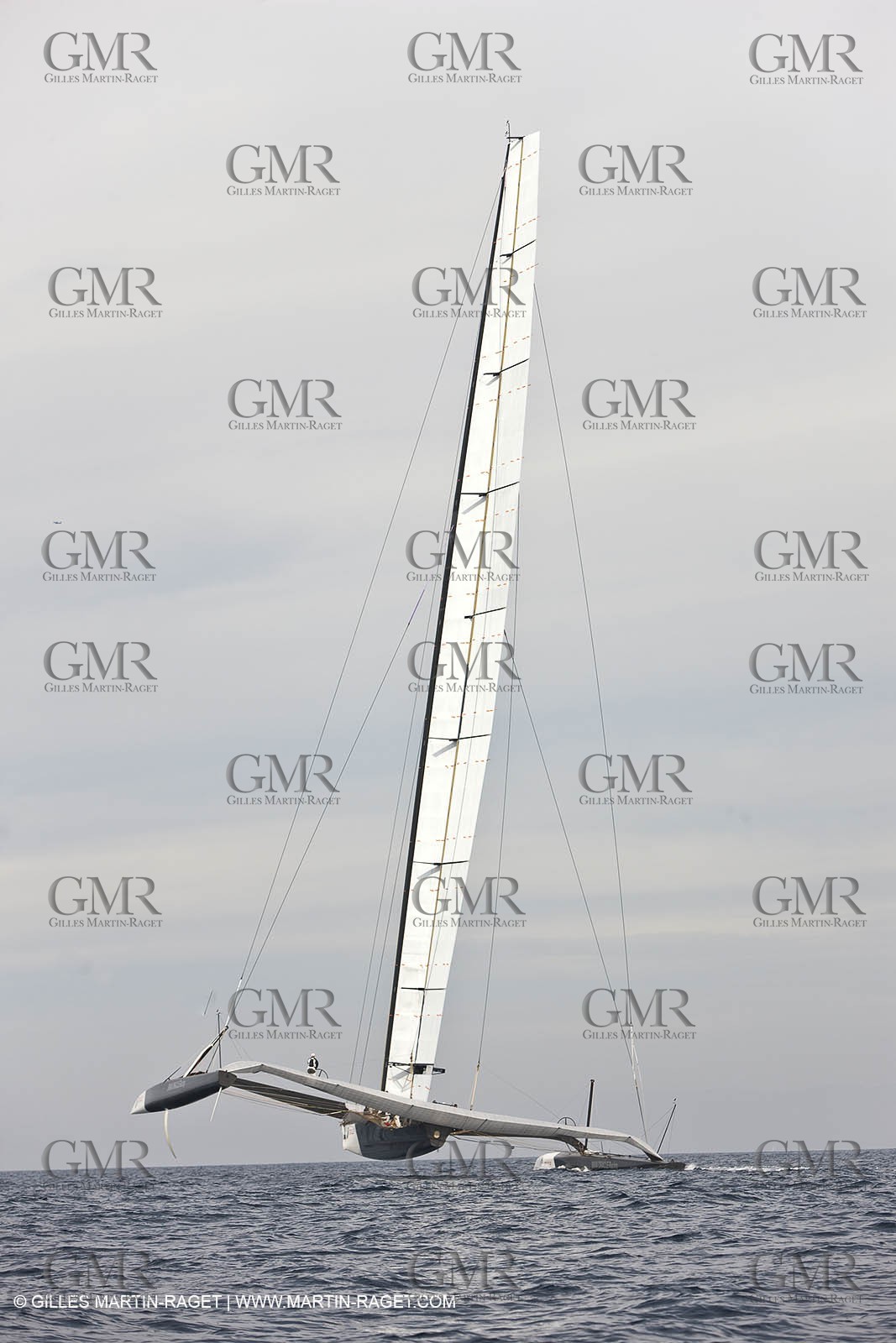 11 11 2009 - San Diego (USA, CA) - 33rd America's Cup - BMW ORACLE Racing - Wing trials, Day 2