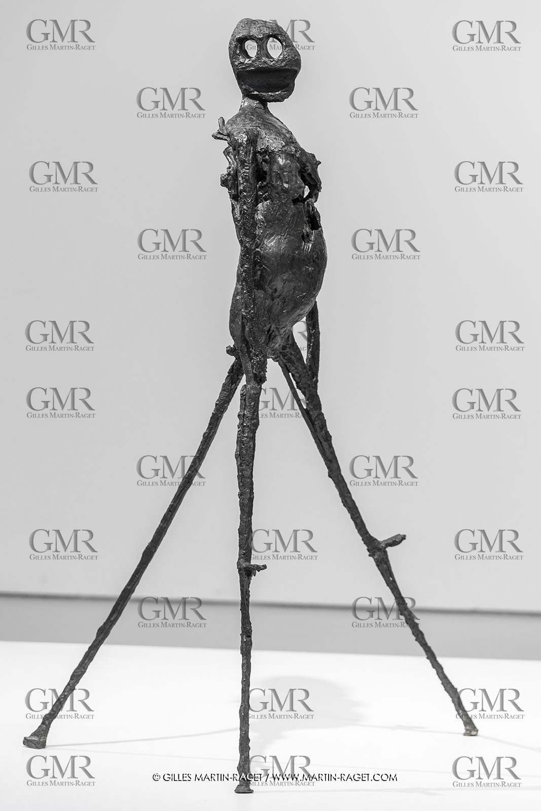 30 10 2023, Montpellier (FRA), oeuvre de Germaine Richier, Exposition Centre Pompidou - Musée Fabre 2023, Le Berger des Landes 1951, Bronze Patiné foncé, Fondeur : C Valsuani, Paris, 149 x 80 x 60 cm, Louisiana Museum of Modern Art,  Humleback, Donation The New Carlsberg Foundation
