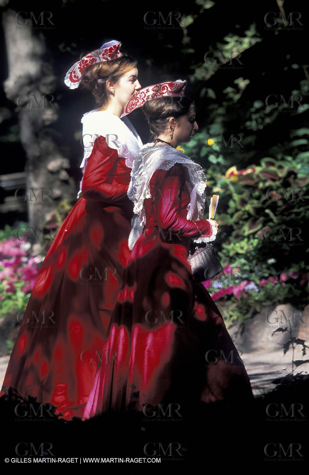 Women of Arles in traditional costume