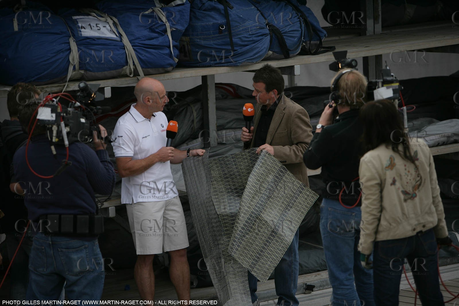 26 04 2007-Valencia (Spain)- 32nd America's Cup - Louis Vuitton Cup - RR1 - Day 11 - BMW ORACLE Racing - ZDF live at team base