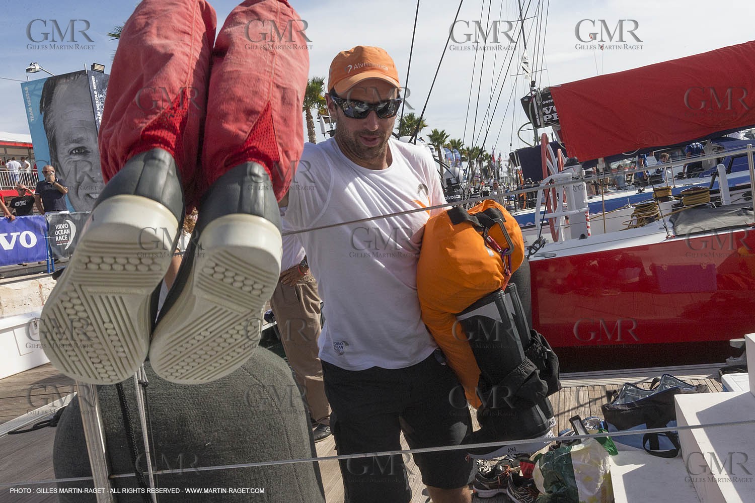 10 10 2014, Alicante (ESP), Volvo Ocean Race 2014-15, Team Alvimedica, final loading